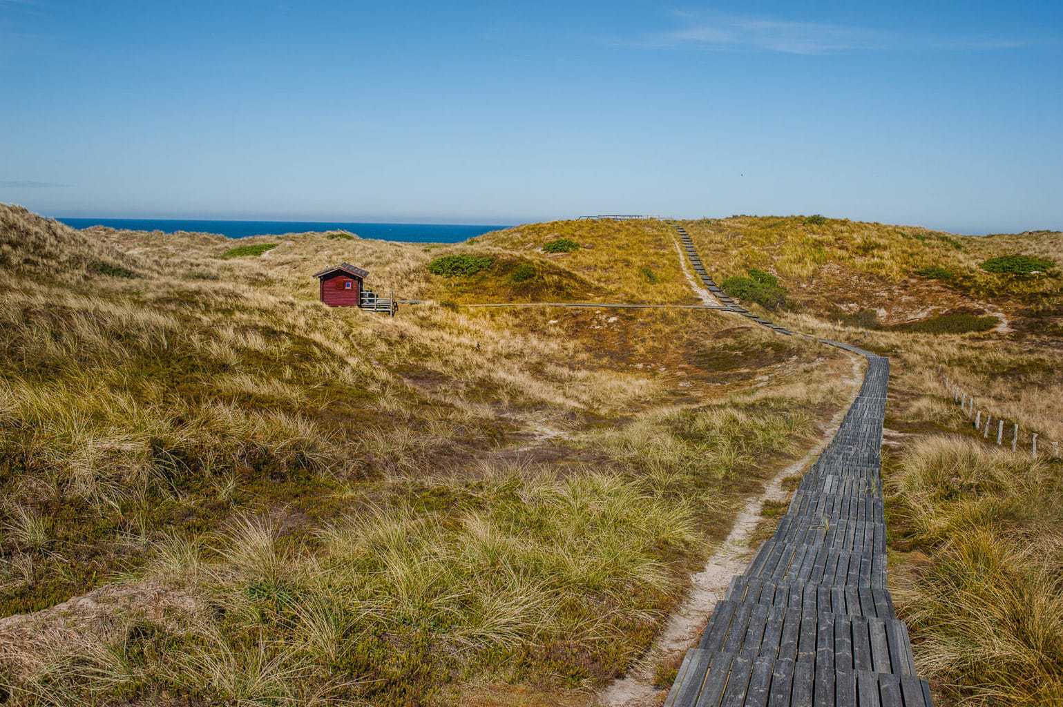 Duinen met een hut op het eiland Sylt in Duitsland