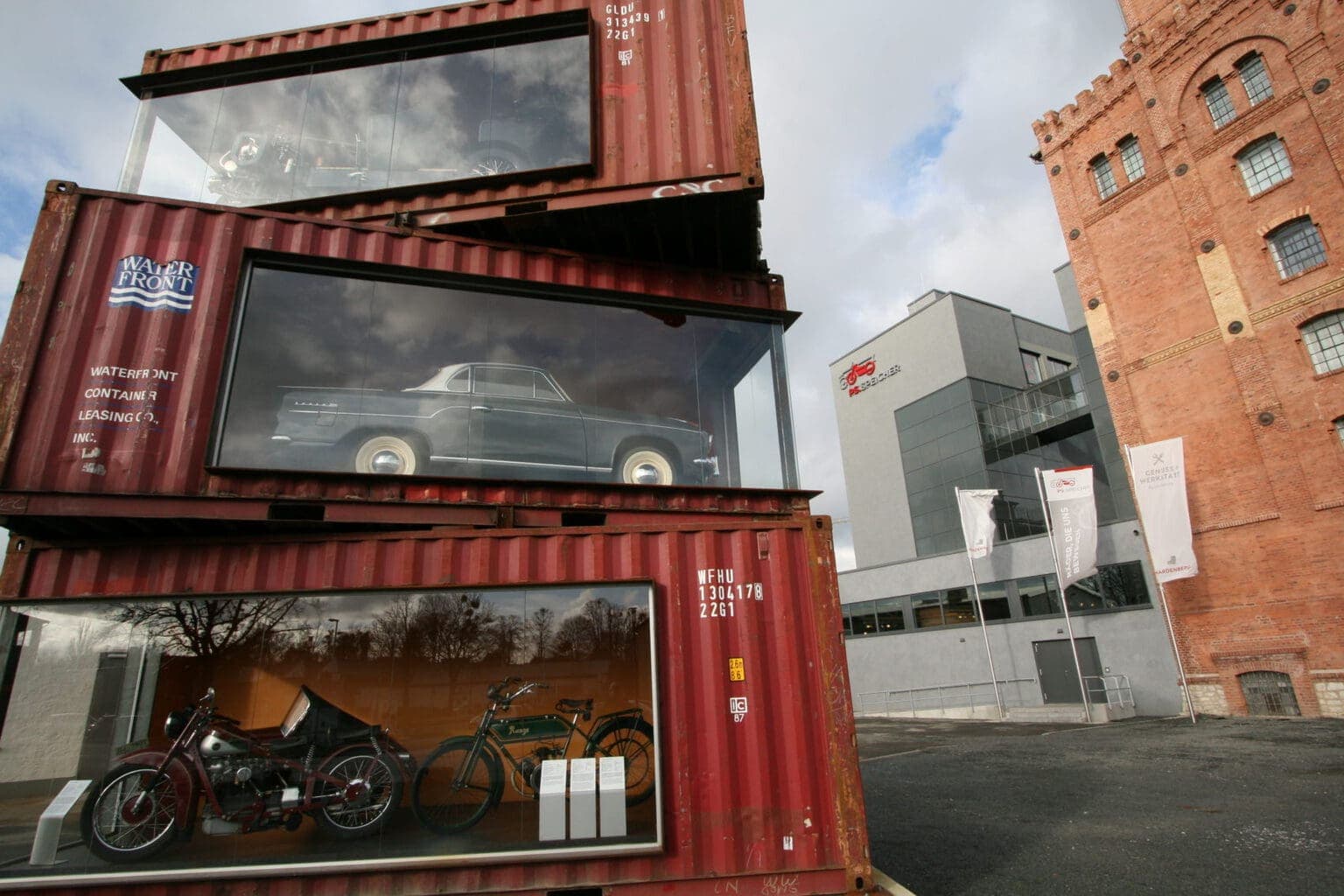 Container voor de PS Speicher, waar de reis door de geschiedenis van de auto begint
