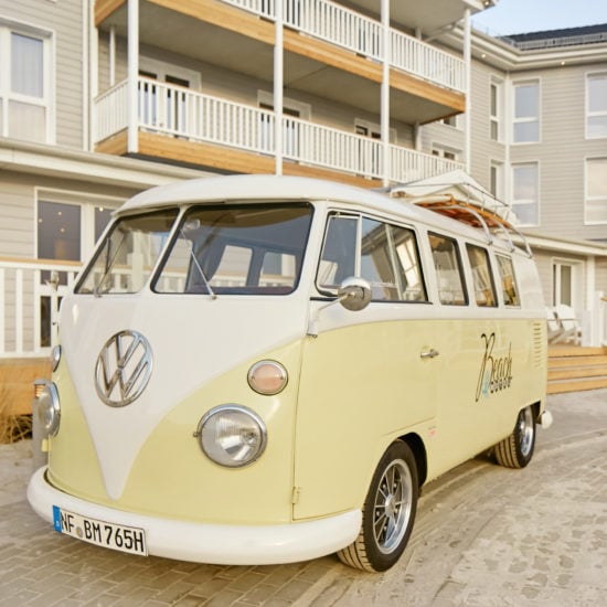 Een VW Bulli voor Beach Hotel Heiligenhafen