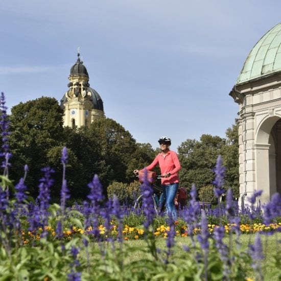 Wie met de fiets van München naar Augsburg gaat komt ook langs de Hofgarten in München