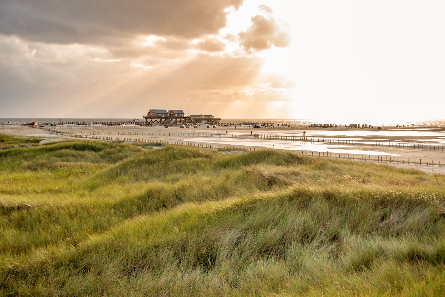 Duinen en strand van St. Peter Ording aan de Duitse Nordzeekust