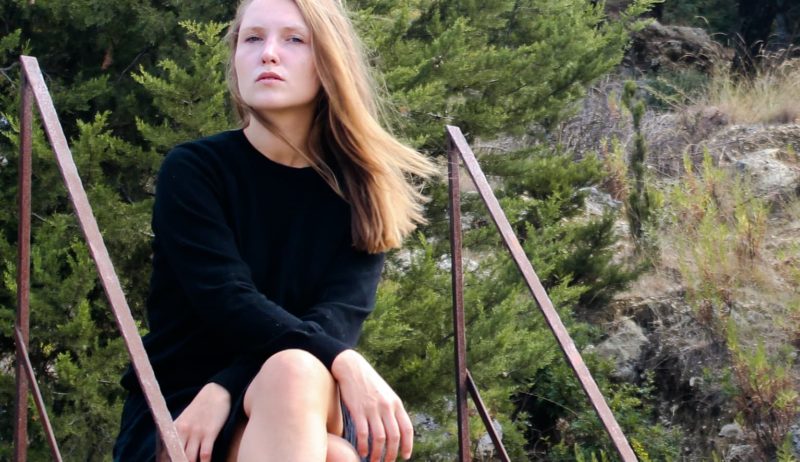 Stella Sommer is de zangeres van der Hamburgse band Die Heiterkeit