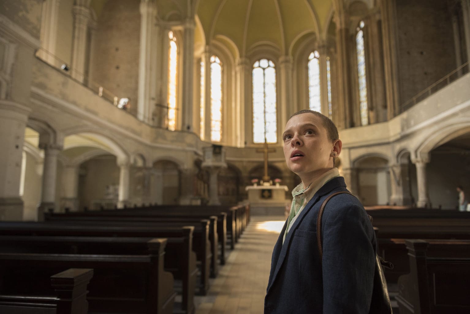 Actrice Shira Haar in een Berlijnse synagoge in Unorthodox, een Netflix-hit uit Duitsland