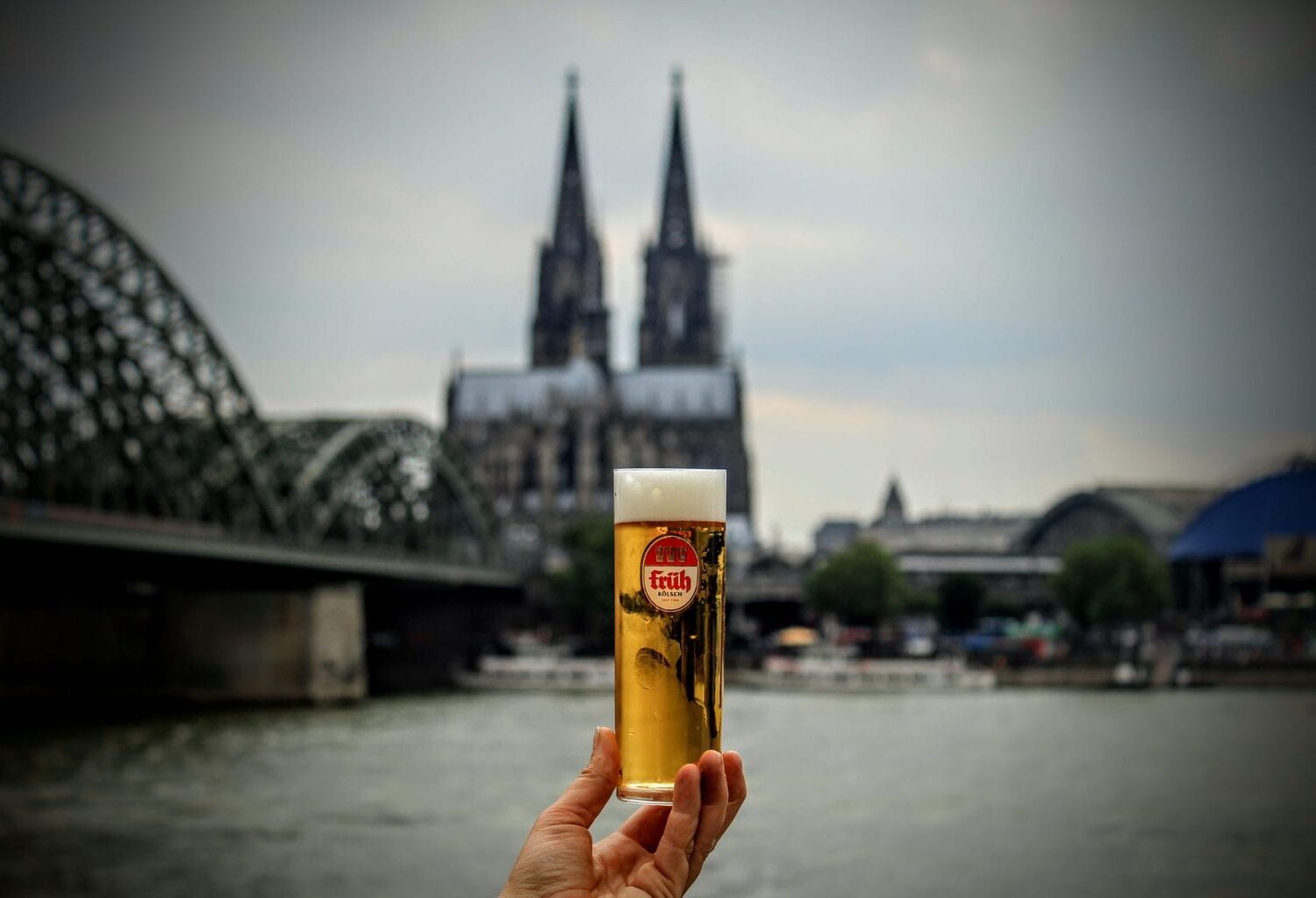 De dom, de Rhein en een glas Kölsch omschrijven de ziel van de stad Keulen voortreffelijk