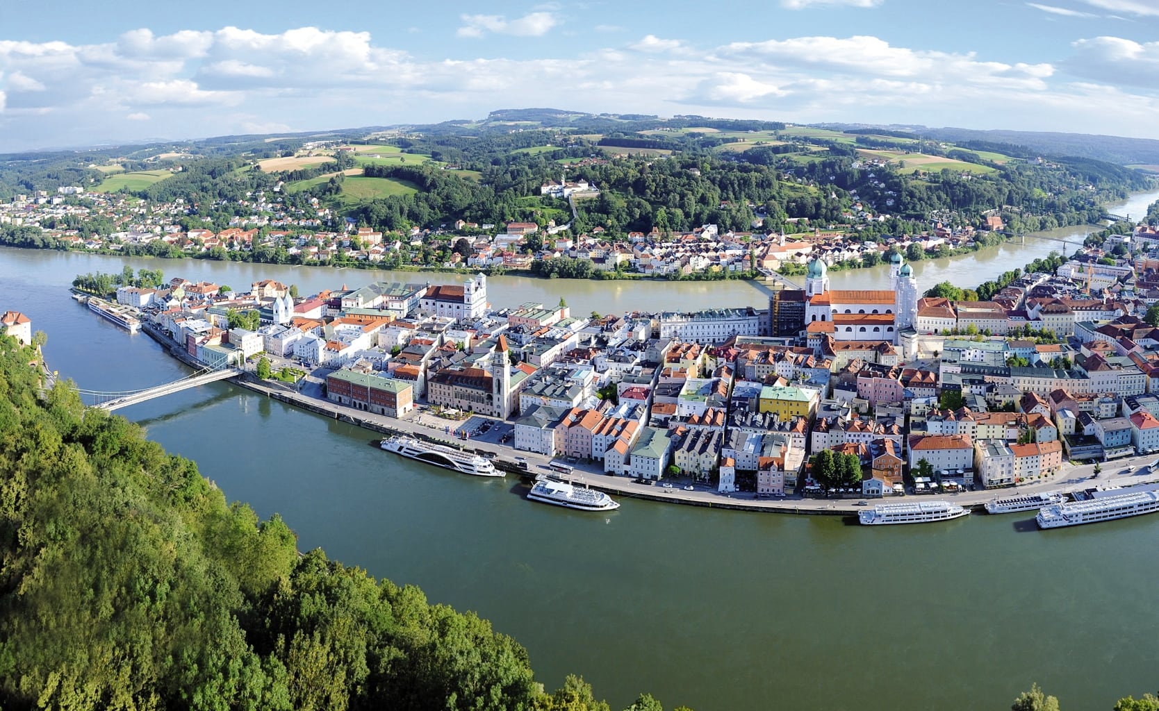 Panarama van de Beierse stad Passau vanuit de lucht