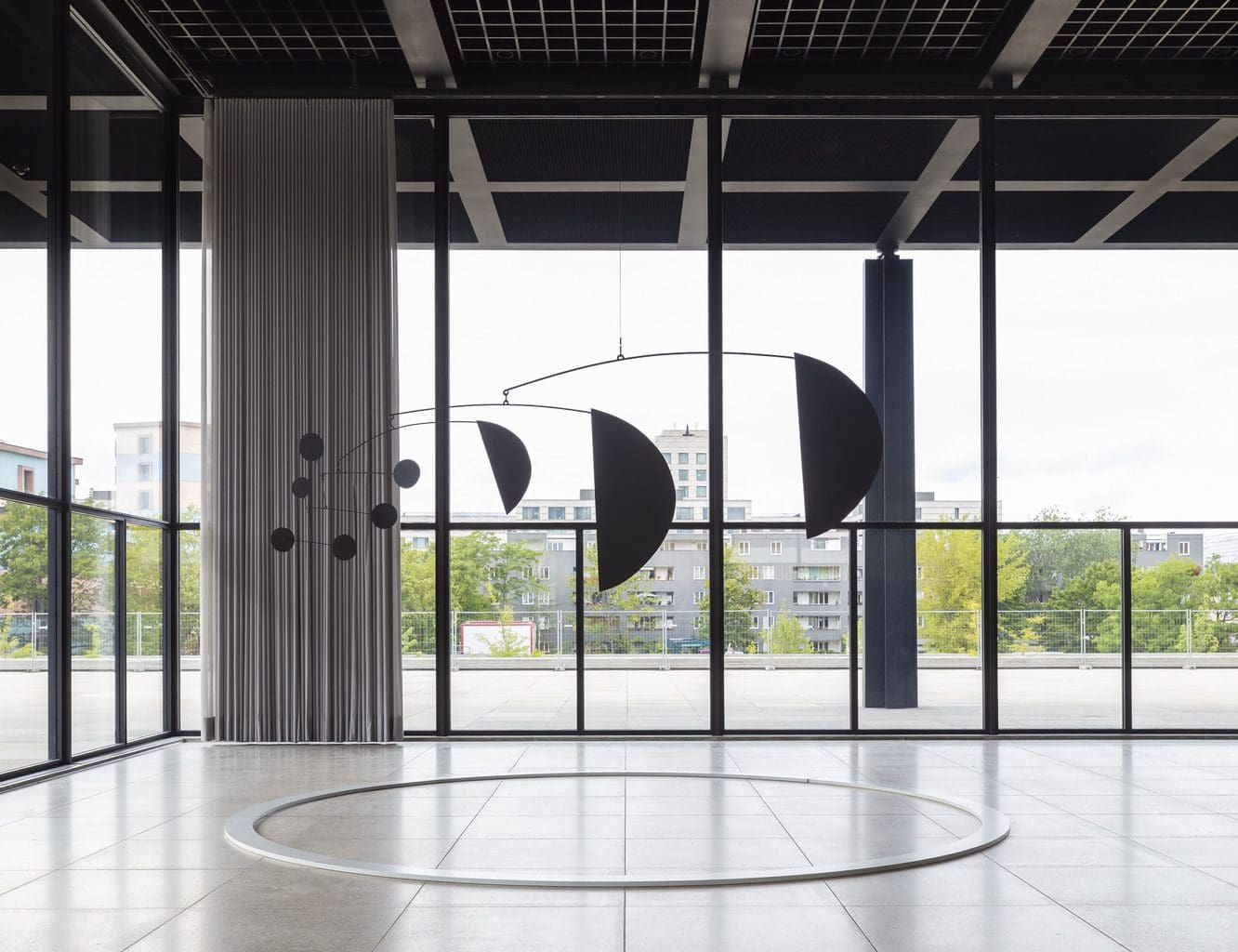 Tentoonstelling Alexander Calder in de Neue Nationalgalerie Berlin