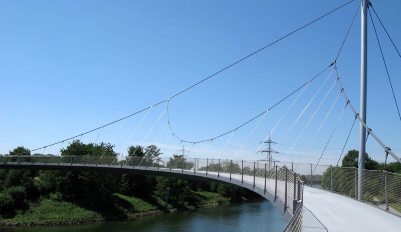 De Grimberger Sichel is een brug in Gelsenkirchen in het roergebied en een industrie-monument