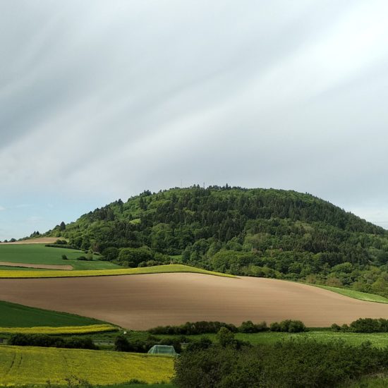 Heuvels in de Eifel in de buurt van Blankenburg behoren ook tot de uitstapjes rondom Keulen
