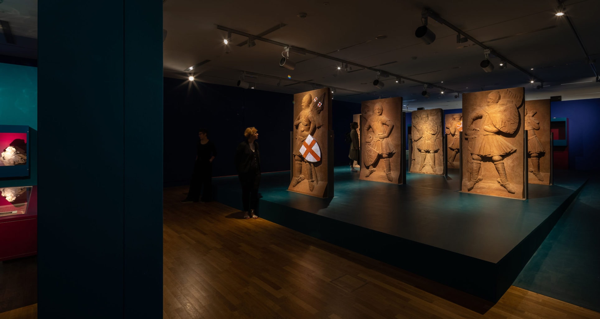 Tentoonstelling Landesmuseum Mainz De Keizers en de zuilen van hun macht standbeelden wapens