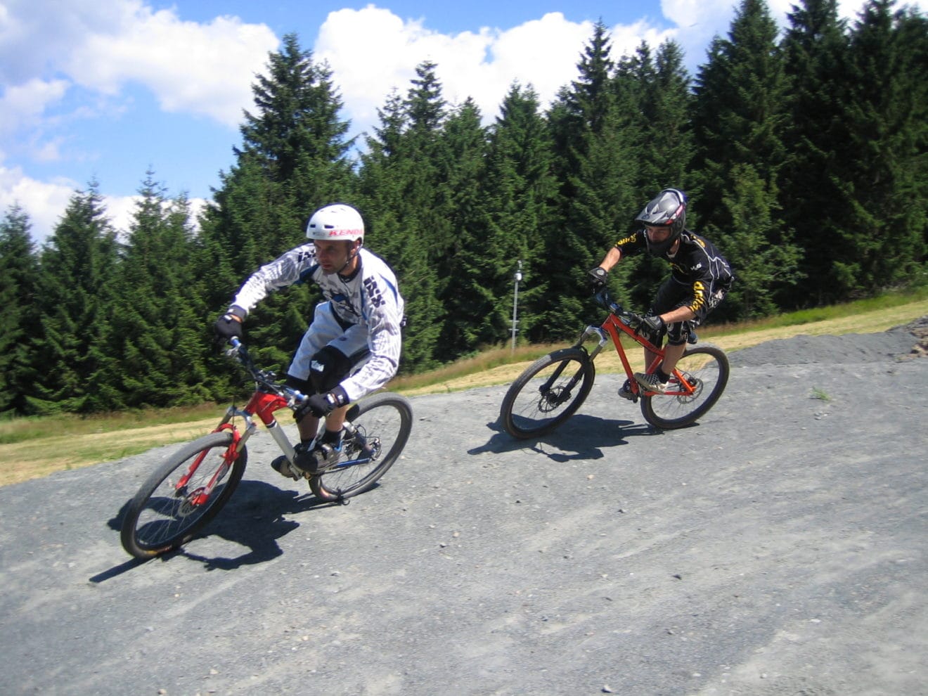 Mountainbikers in Duitsland in actie in de Hahnenklee Bikepark