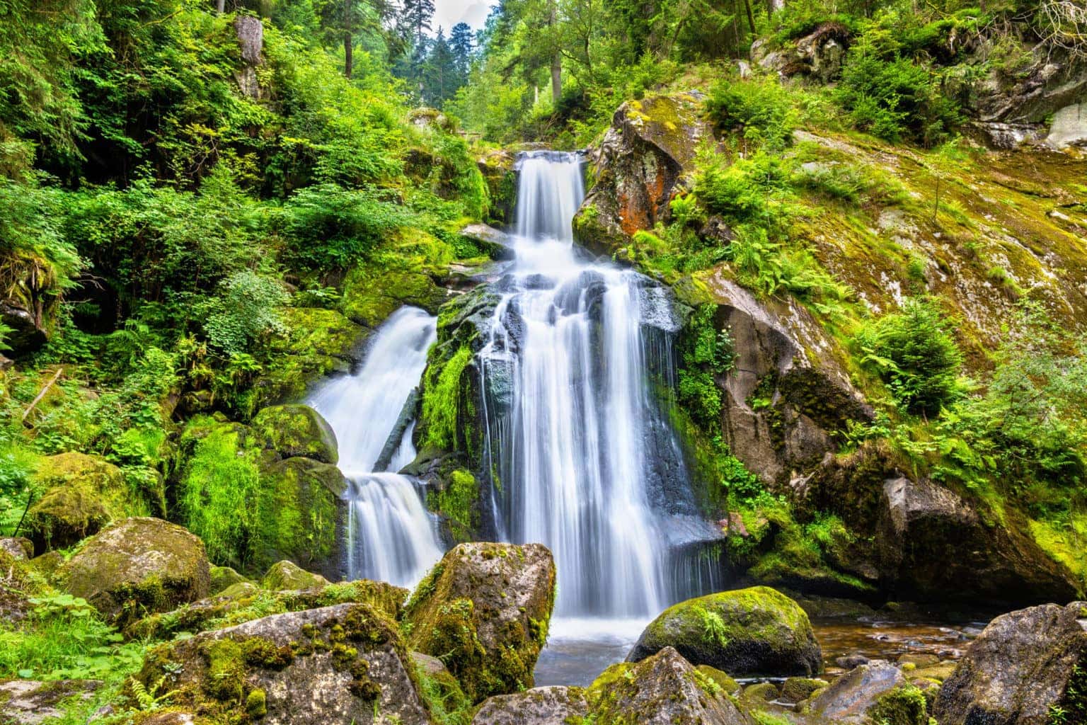 De Triberger Watervallen in het Zwarte Woud behoren tot de natuurwonderen
