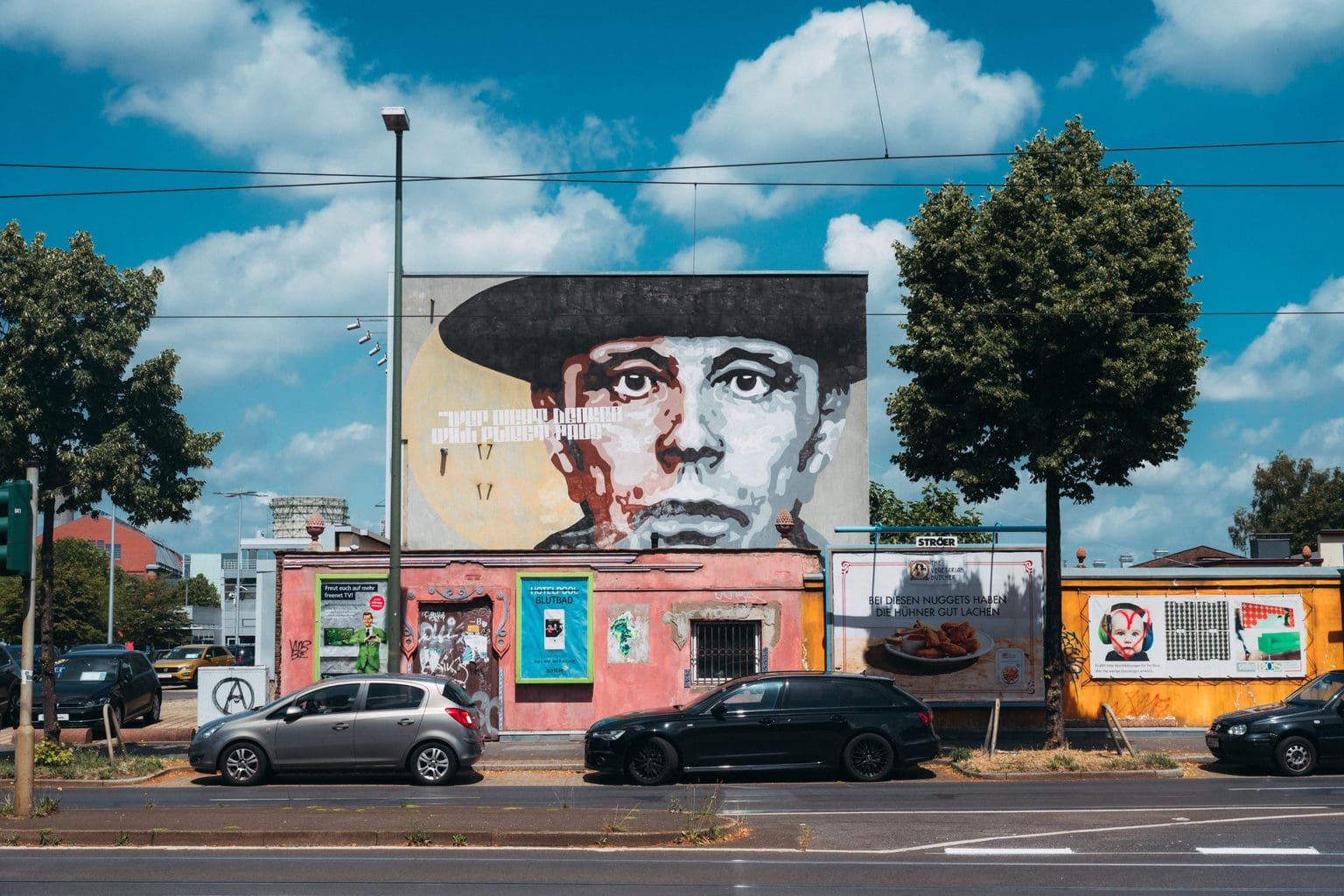 Street Art met het gezicht van kunstenaar Joseph Beuys in Düsseldorf