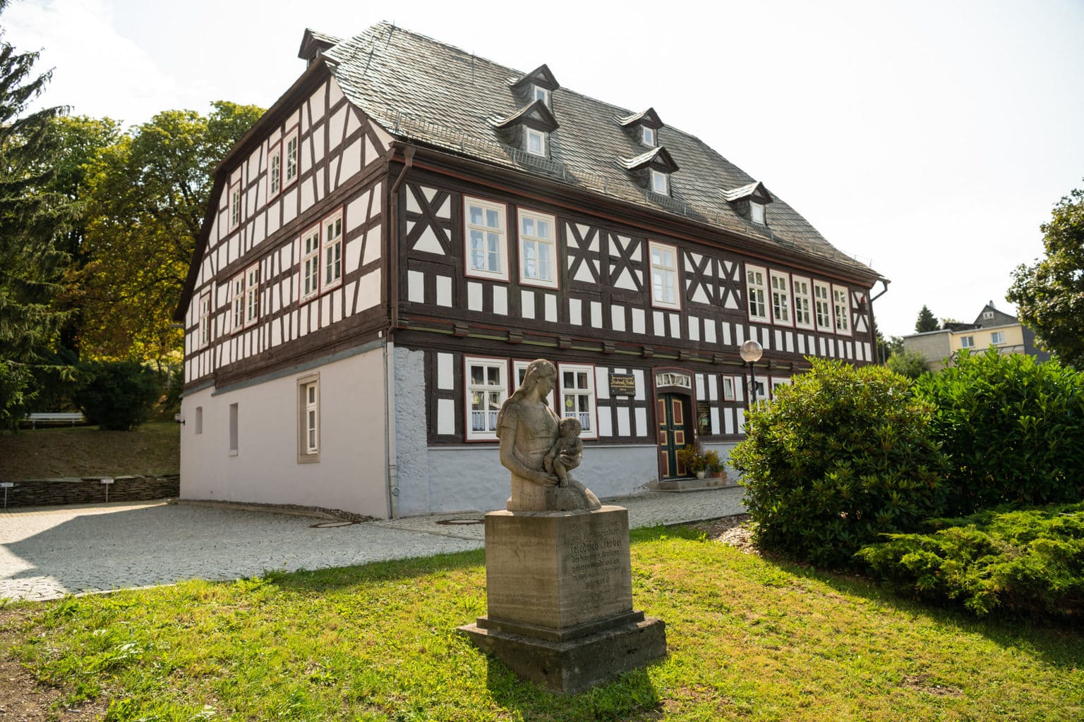 De Olitätenstube in het Thüringer Woud is een mooi vakwerkhuis