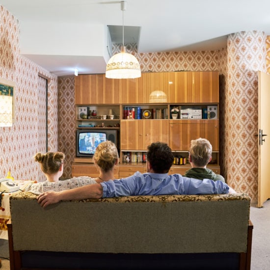 Een typische woonkamer uit het tijdperk van de DDR zoals je het kan zien in het DDR museum in Berlijn