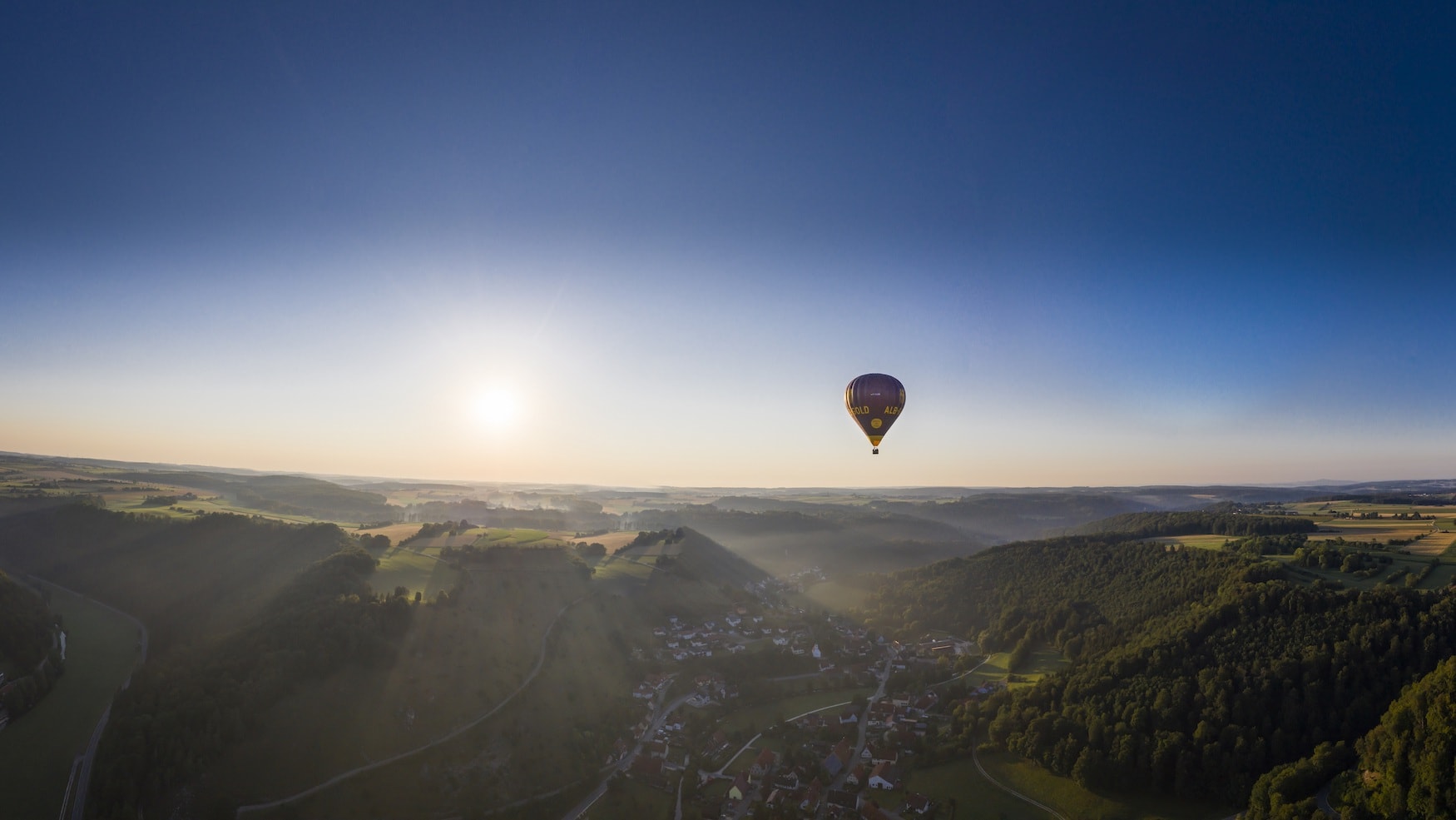 ballonvaart over de swabische alb bij Münsingen in Baden-Württemberg met Rudi Fuchs
