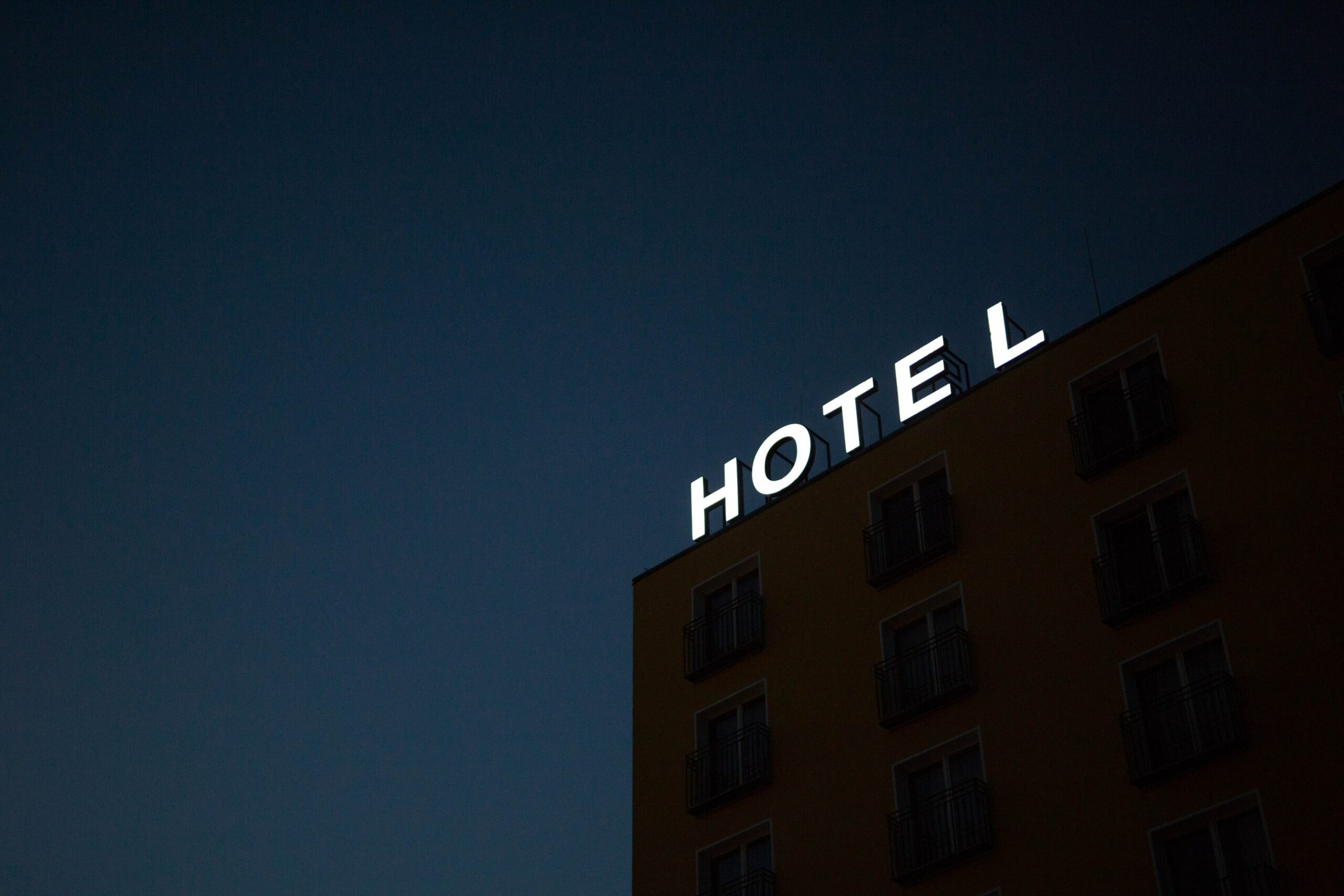 Symbolisch foto can een hotelreklame