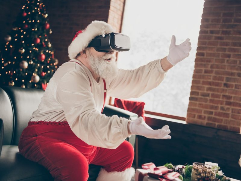 Een sint met een virtuele realiteit bril