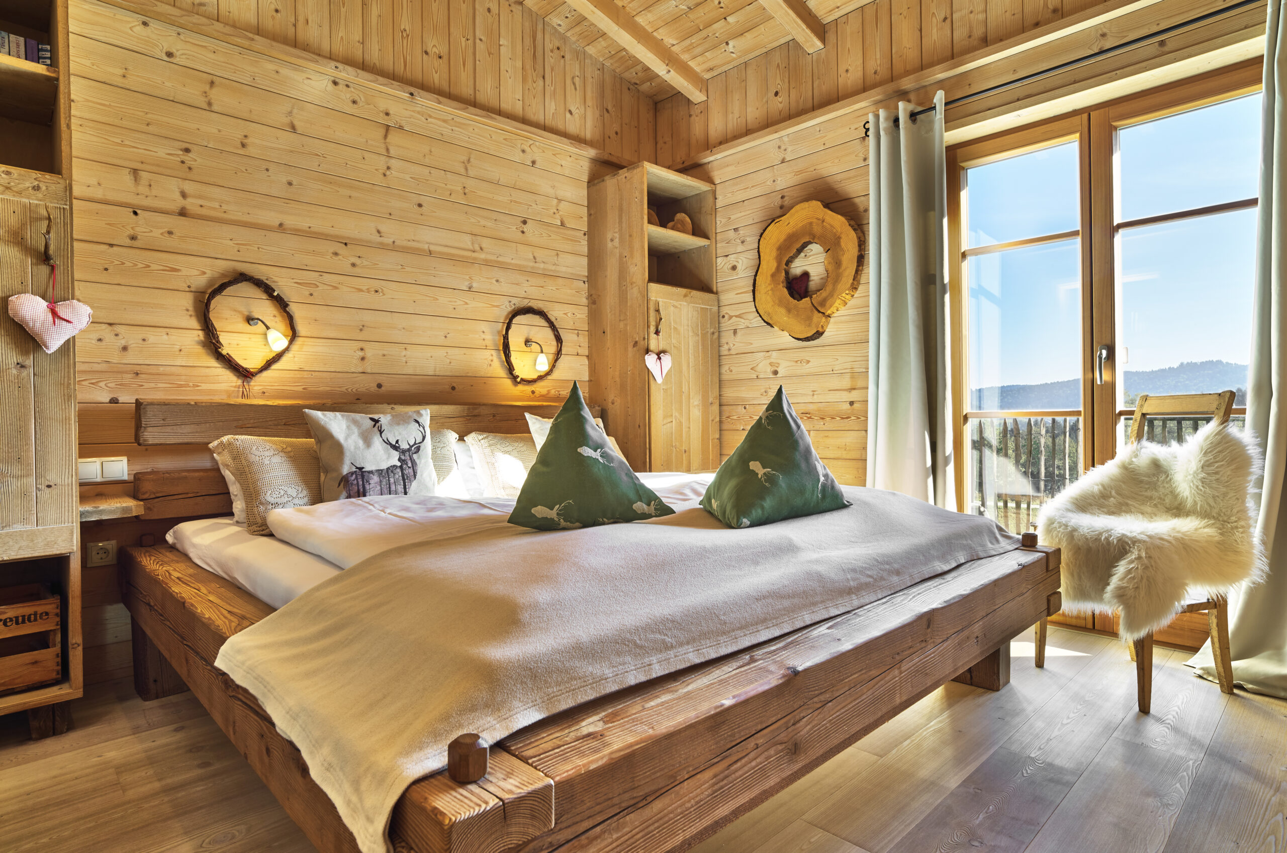 Slaapkamer in Ferienhof Hoefler in Beieren met uitzicht