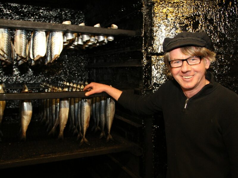 Visroker Jürgen Franke in Bremerhaven maakt de beste gerookte vis van de regio