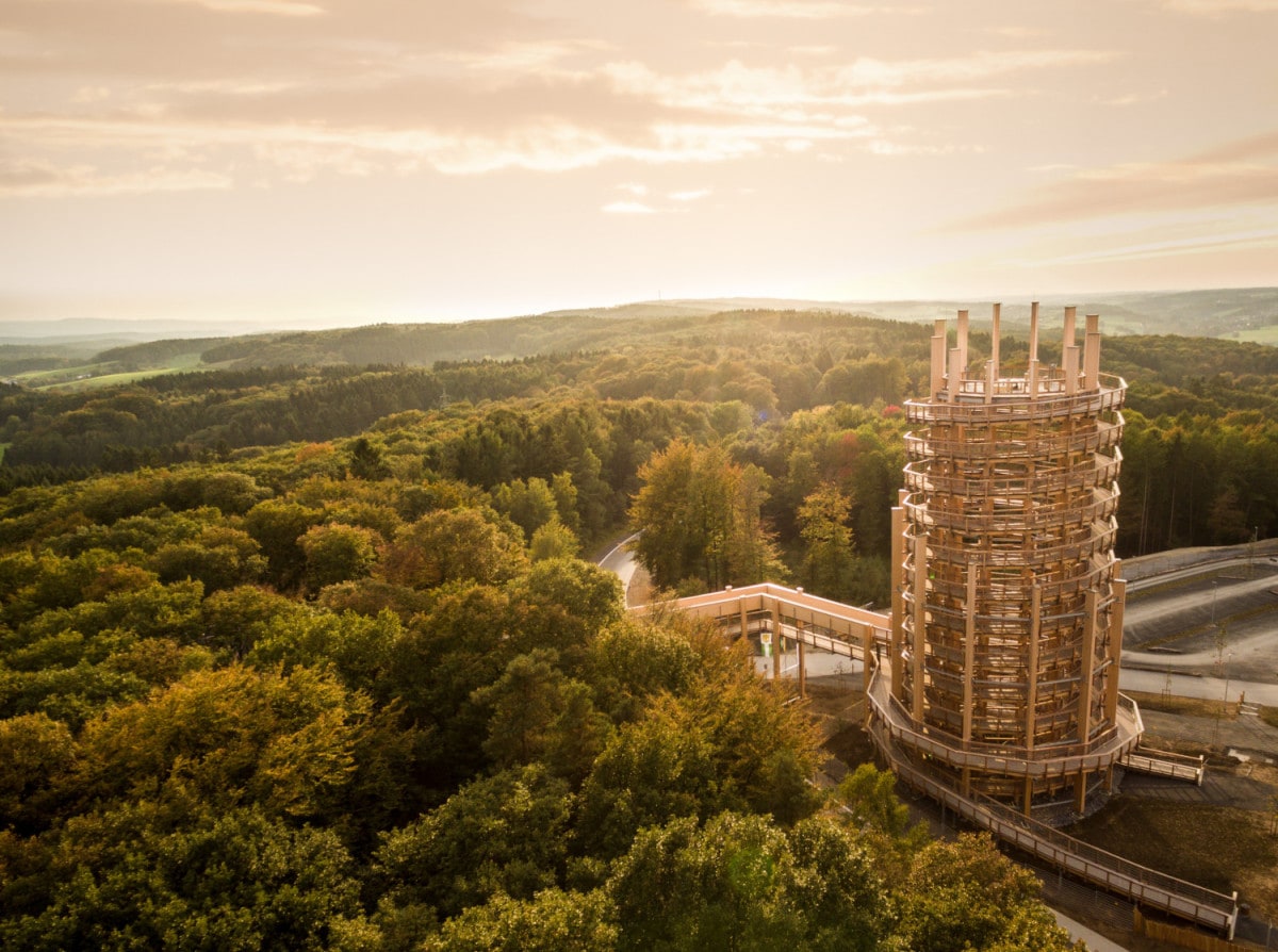 De toren van Panarbora in Waldbröhl is een van de leukste familieuitjes achter de Duitse grens