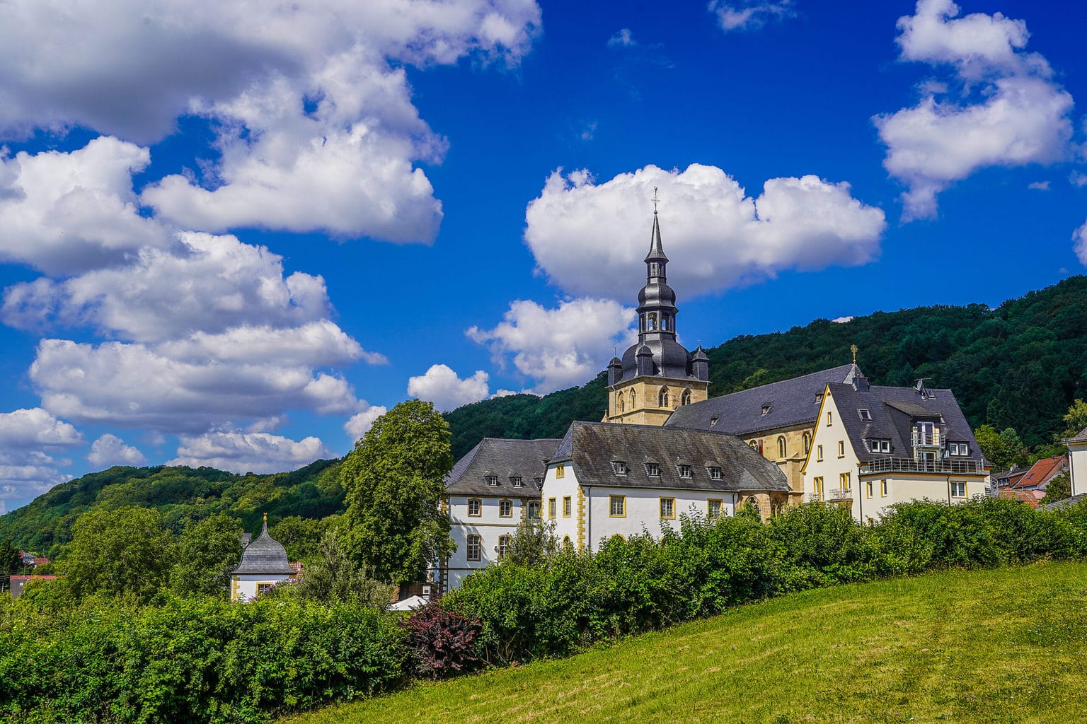 Kerkje in Sankt Wendelerland in het Zuidwesten van Duitsland