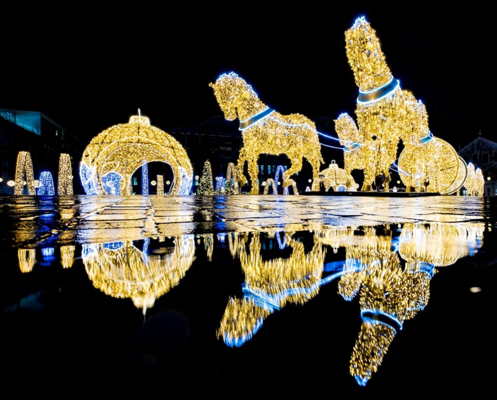 Lichterwelt op de kerstmarkt in Maagdenburg, Saksen-Anhalt, Duitsland