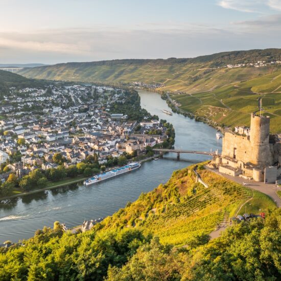 De ruïne van de burcht Landshut in Bernkastel-Kues.