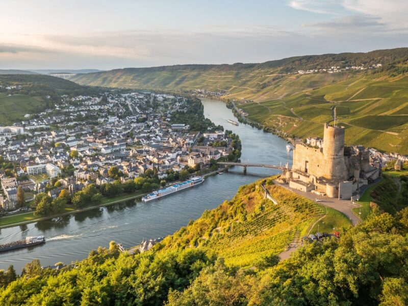 De ruïne van de burcht Landshut in Bernkastel-Kues.