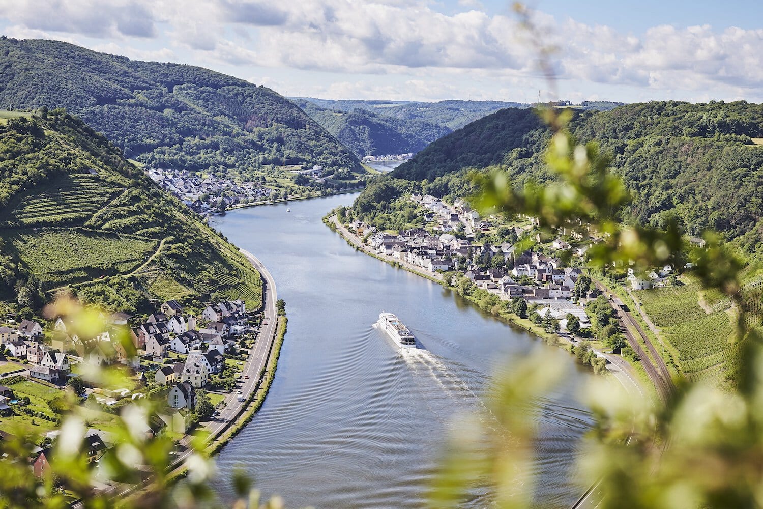 (foto) Genieten van de wijnbergen en de Moezel © Florian Trykowski, Rheinland-Pfalz Tourismus G