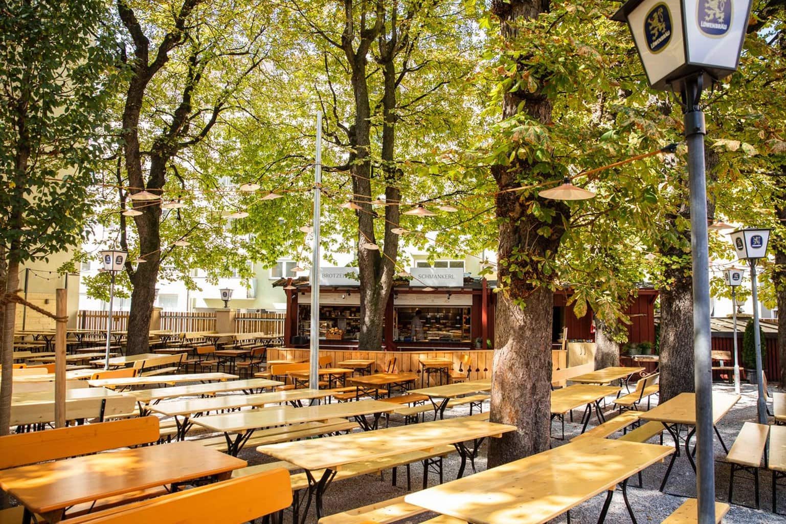 Biertuin van de Max Emanuel brouwerij in München, Duitsland