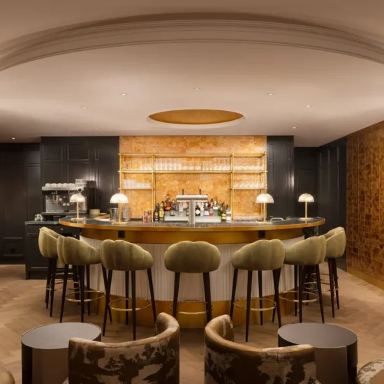 Schrieders Bar in het Hilton Heidelberg, een nieuw hotel in Heidelberg, Baden-Württemberg, Duitsland