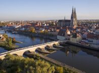 Regensburg van bovenaf met uitzicht op de Donau