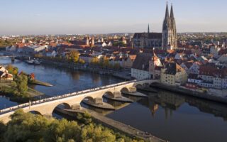 Regensburg van bovenaf met uitzicht op de Donau