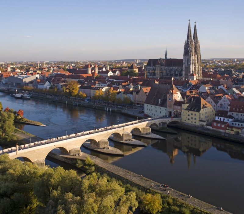 Regensburg van bovenaf met uitzicht op de Donau