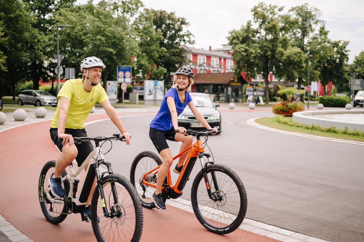 Fietsen in Bad Füssingen, een kuuroord in Beieren, Duitsland