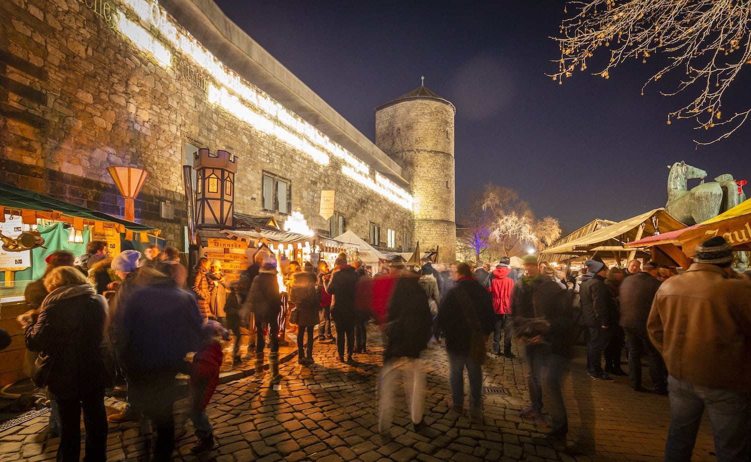 historisch kerstdorp op de kerstmarkt in Hannover, Nedersaksen, Duitsland