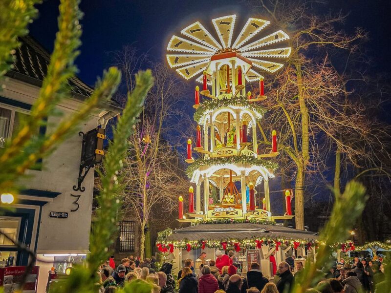 De piramide op de kerstmarkt van Kevelaer is uniek.