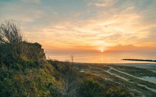 Avondsfeer op de kliffen in de Baltische badplaats Ahrenshoop_1©TMV:Petermann