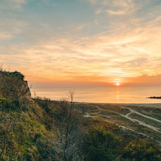 Avondsfeer op de kliffen in de Baltische badplaats Ahrenshoop_1©TMV:Petermann