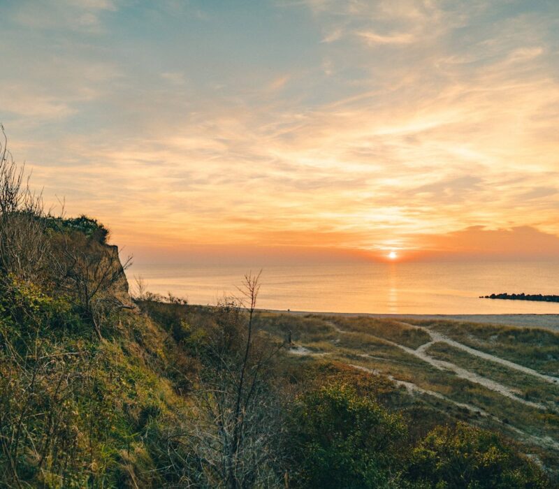 Avondsfeer op de kliffen in de Baltische badplaats Ahrenshoop_1©TMV:Petermann