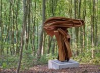 Skulptur Stroke van Tony Cragg in het Skulpturenpark Waldfrieden in Wuppertal, Noordrijn-Westfalen, Duitsland