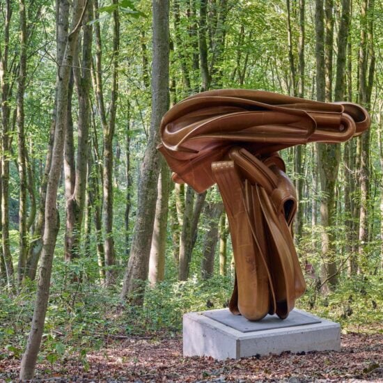 Skulptur Stroke van Tony Cragg in het Skulpturenpark Waldfrieden in Wuppertal, Noordrijn-Westfalen, Duitsland