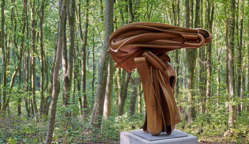 Skulptur Stroke van Tony Cragg in het Skulpturenpark Waldfrieden in Wuppertal, Noordrijn-Westfalen, Duitsland