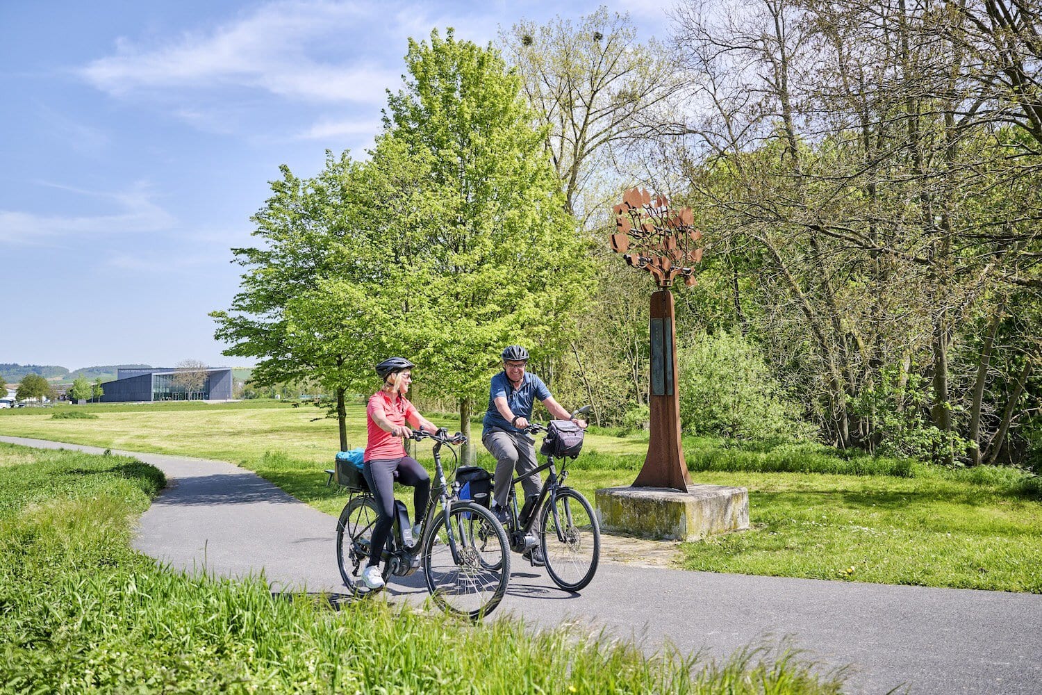 Fietsen langs wijnmakerijen in Weikersheim, Liebliches Tauberteil in het zuiden van duitsland