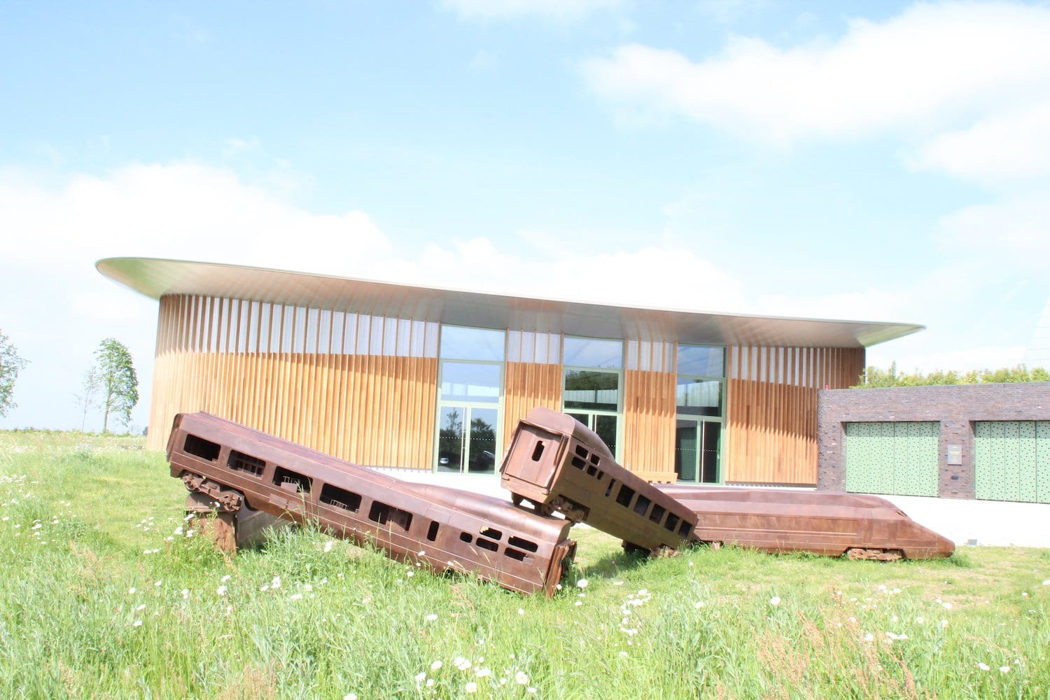 Kirkeby Feld van het Hombroich Kulturraum in Noordrijn-Westfalen, Duitsland