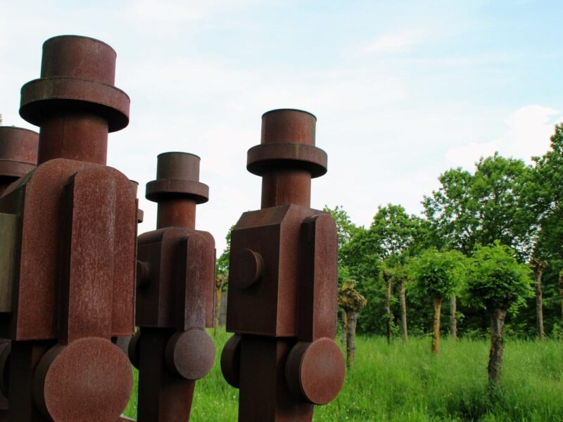 kunst en natuur op de Insel Hombroich, een museum op een eiland naar Düsseldorf in Noordrijn-Westfalen, Duitsland