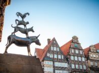 Standbeeld van de Bremer Stadtmusikanten (stadsmuzikanten) bij en Citytrip in Bremen, Duitsland