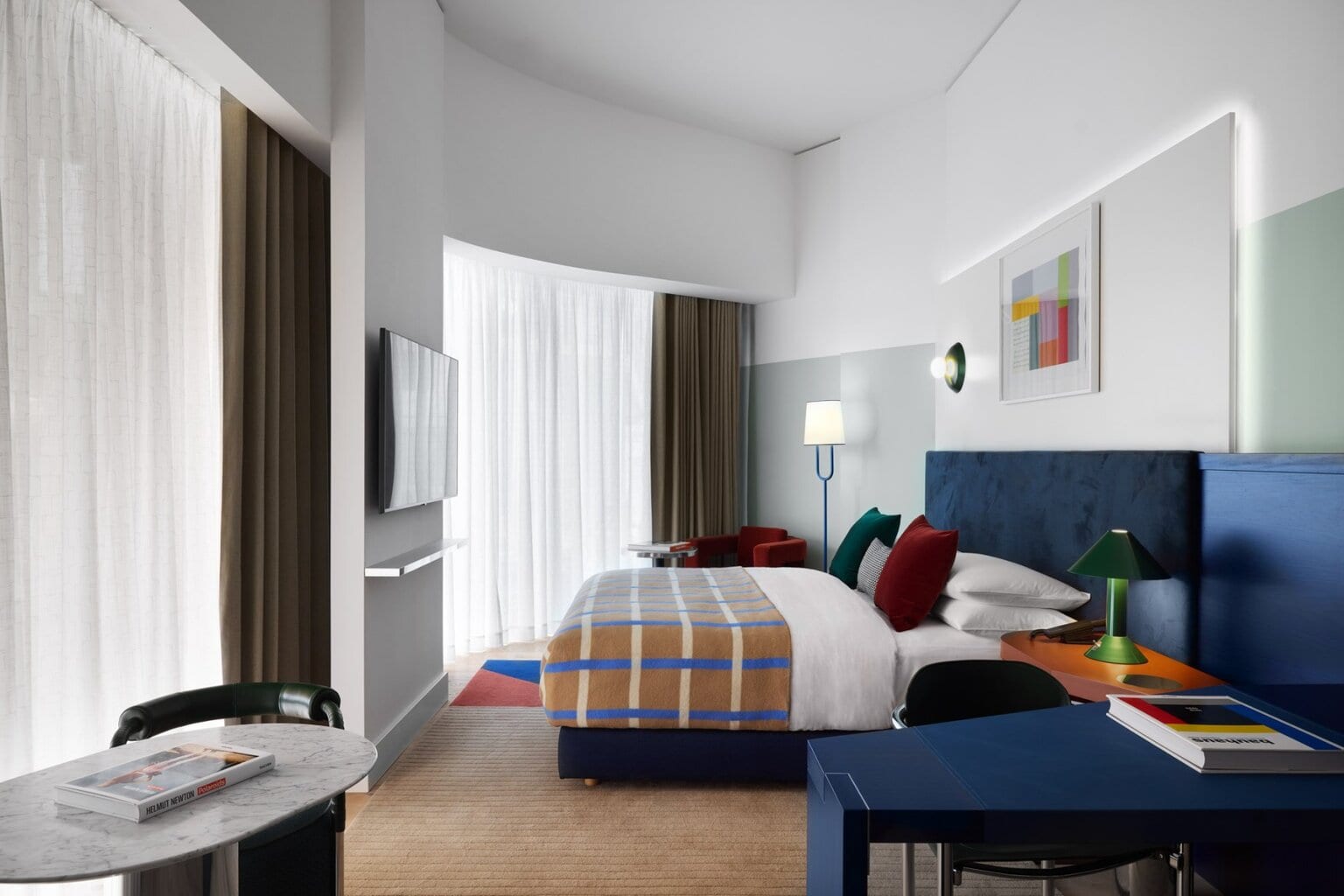 Kamer in het Kimpton Main Frankfurt Hotel in Frankfurt am Main in Hessen, Duitsland