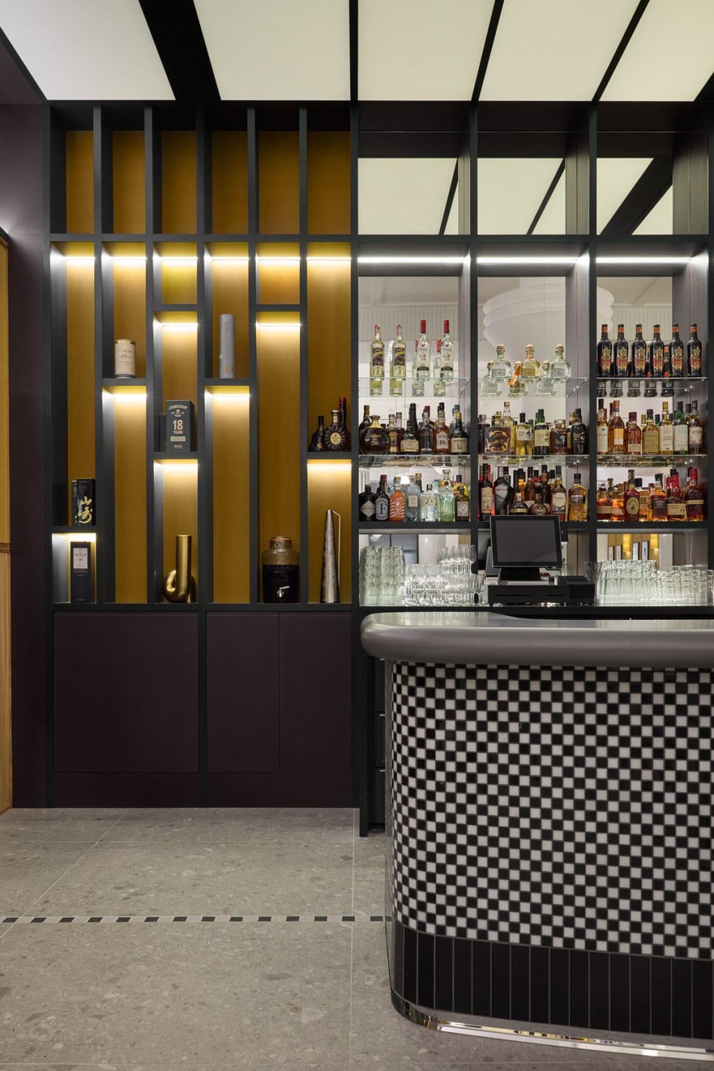 Nieuwe Hotel in Duitsland: Anni Bar in het Kimpton Main Frankfurt Hotel in Frankfurt am Main in Hessen