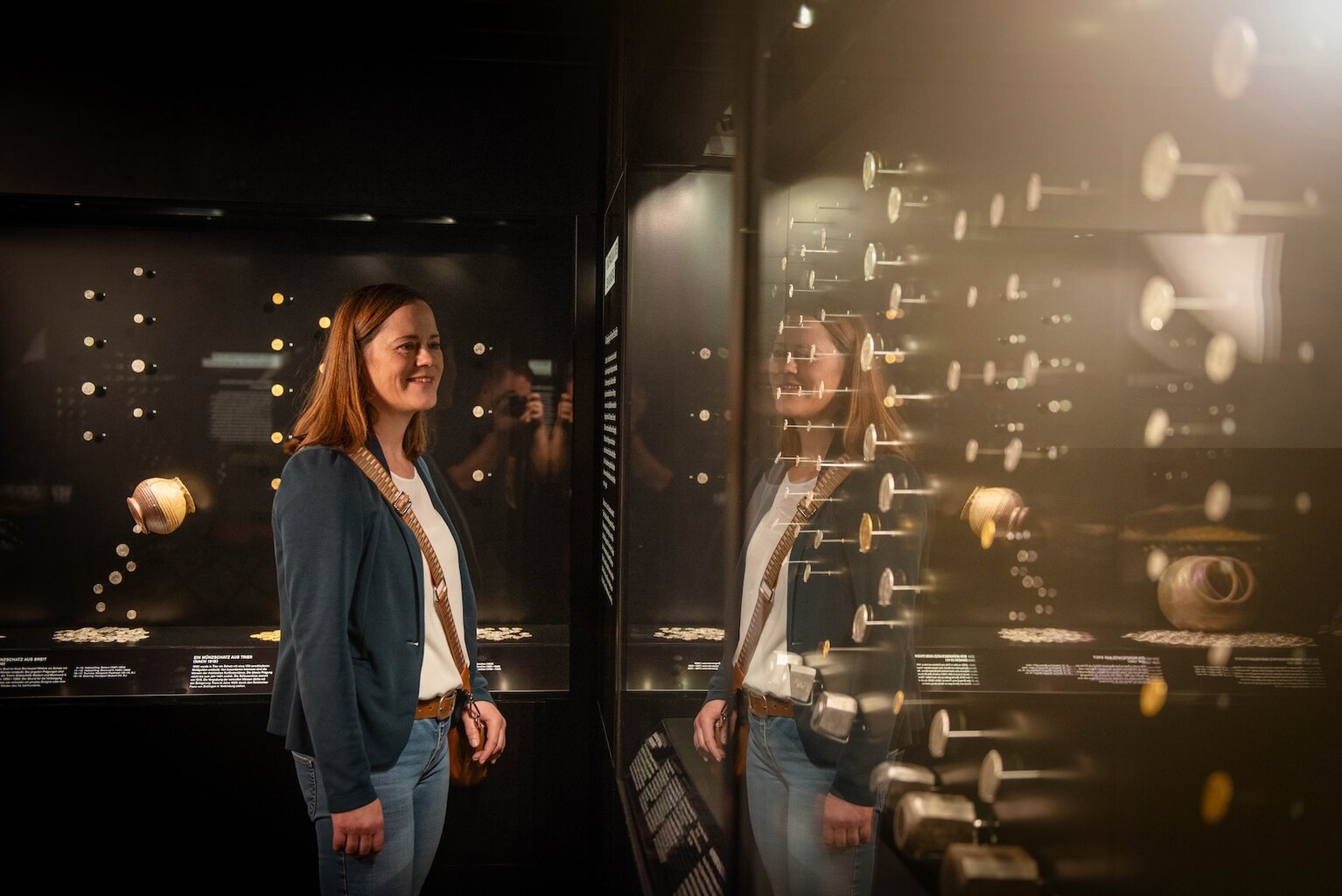 De fonkelende goudschat in het Rheinisches Landesmuseum in Trier, Rijnland-Palts, Duitsland